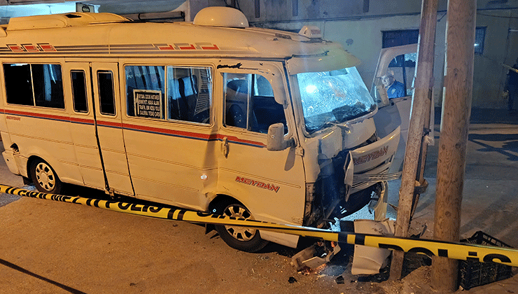 Adana’da dolmuşa silahlı saldırı: Sürücü yaralı halde 600 metre sürdü ama kurtarılamadı