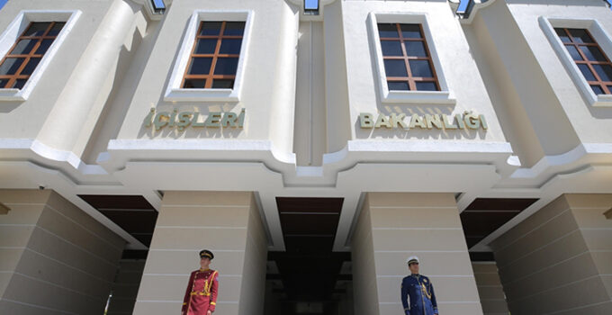 Adıyaman Belediye Başkanı Tutdere görevine iade edildi