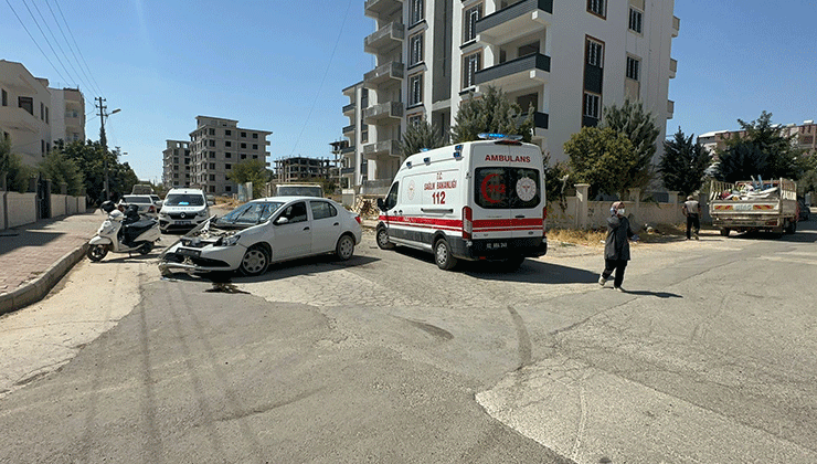 Adıyaman’da otomobil ile kamyonet çarpıştı: 2 yaralı