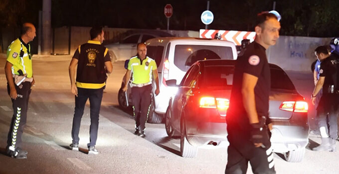 Aksaray’da araçlar ve şahıslar didik didik arandı
