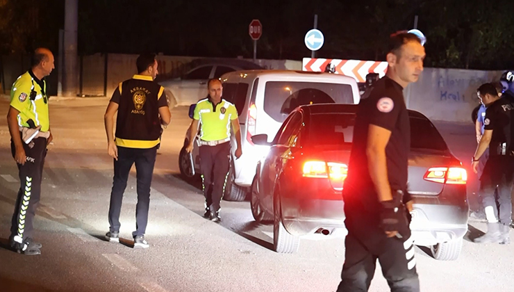 Aksaray’da araçlar ve şahıslar didik didik arandı