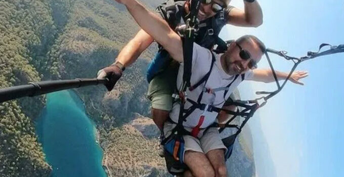 Aksaray’da yamaç paraşütü elemelerinde hayatını kaybeden pilot defnedildi