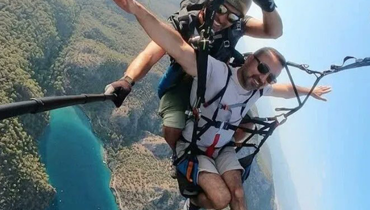 Aksaray’da yamaç paraşütü elemelerinde hayatını kaybeden pilot defnedildi