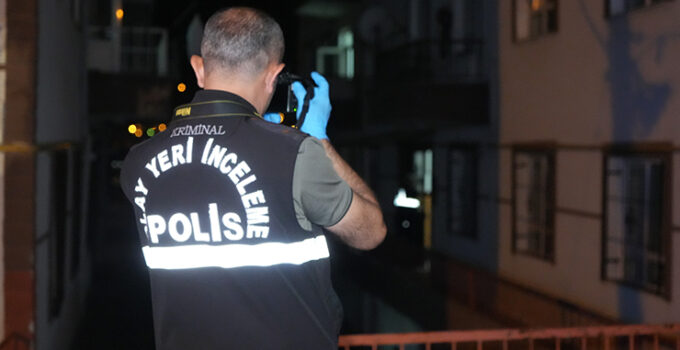 Alkollü gencin öfkesi kanlı bitti: Babasını darp edip kendini yaraladı