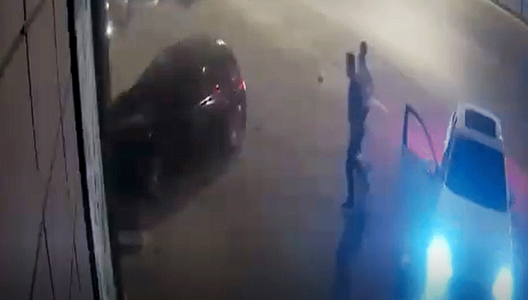 Alkollü ve ehliyetsiz sürücü otomobiliyle ağaca ve iş yerine çarptı