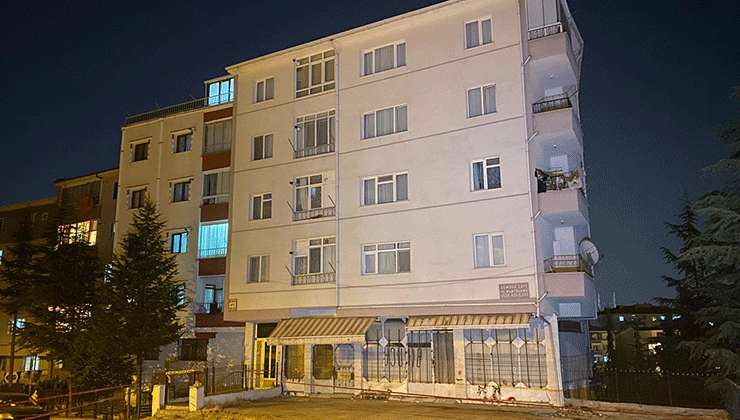 Ankara’da çatlaklar oluşup, çatırdayan 8 katlı apartman tahliye edildi