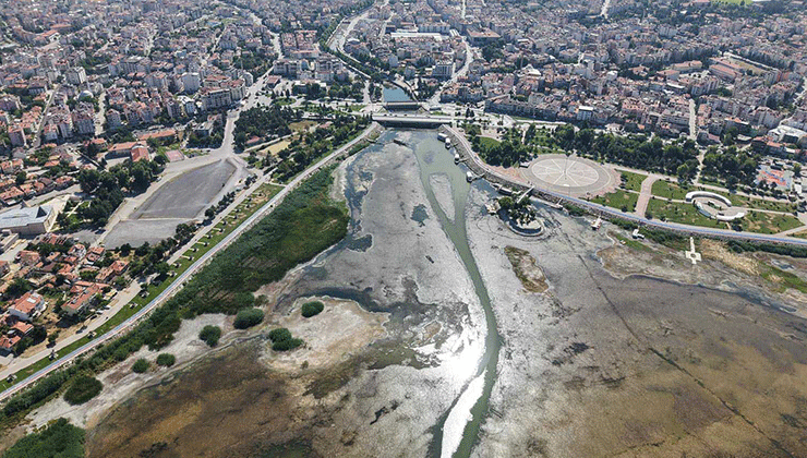 ‘Beyşehir Gölü’nün ölmesine seyirci kalmayız’