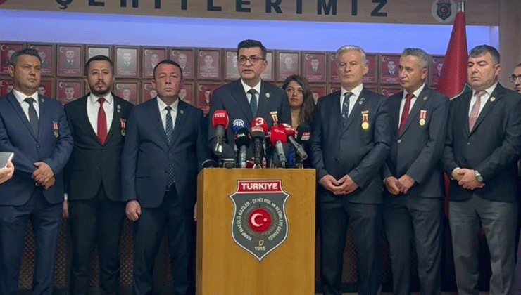 “Bu topraklarda vatan için şehit olanlarız, terör meselesinin tek muhatabıyız”