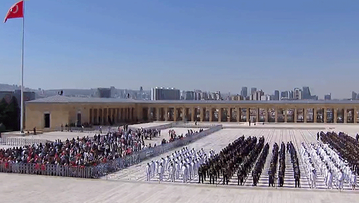 Cumhurbaşkanı Erdoğan Anıtkabir’i ziyaret etti