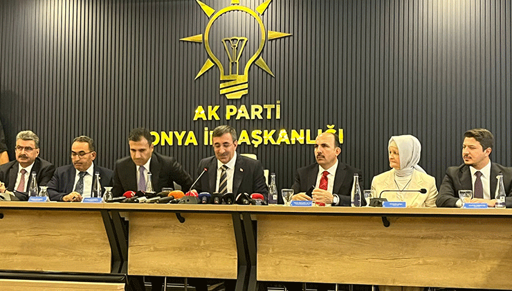 Cumhurbaşkanı Yardımcısı Cevdet Yılmaz, AK Parti teşkilatı ile bir araya geldi