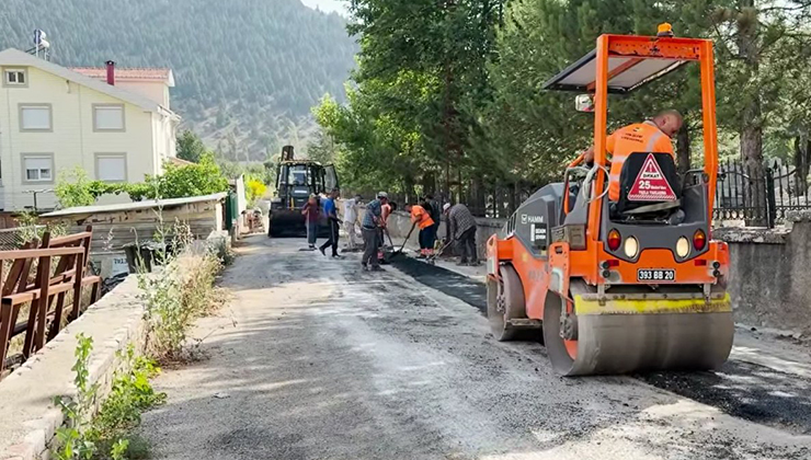 Derebucak’ta yol bakım ve onarım çalışmaları sürüyor