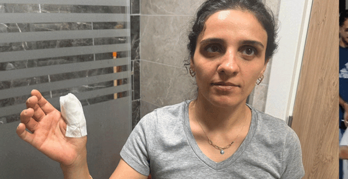 Diyarbakır’da üzerine duş kabini düşen kadın hastanelik oldu