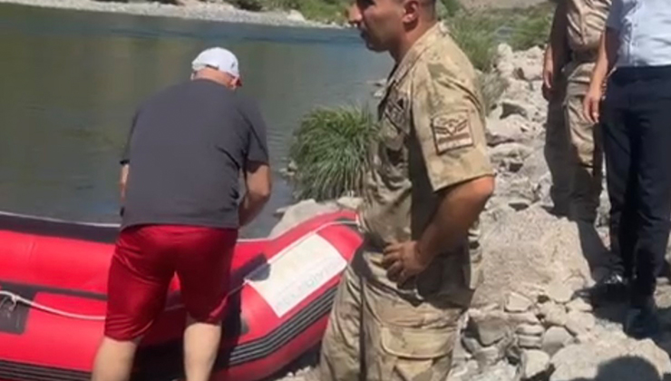 Elazığ’da nehre giren öğretmen boğuldu