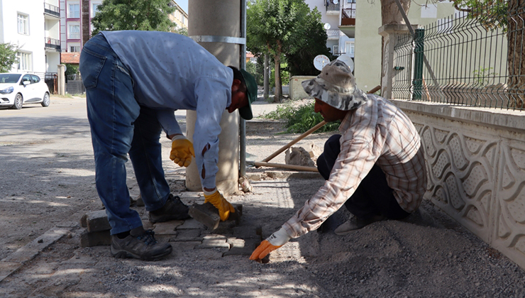 Konyalı belediyeden kaldırım yenileme çalışmaları