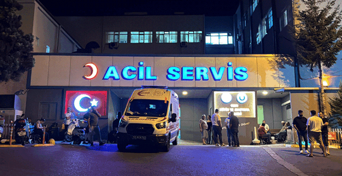 Eşini bacağından yaralayan koca, aynı tabancayla kendisini de başından vurdu