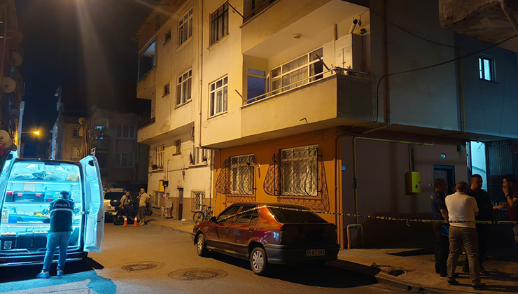 Eşini vurup, aynı tabancayla kendi kafasına ateş etti