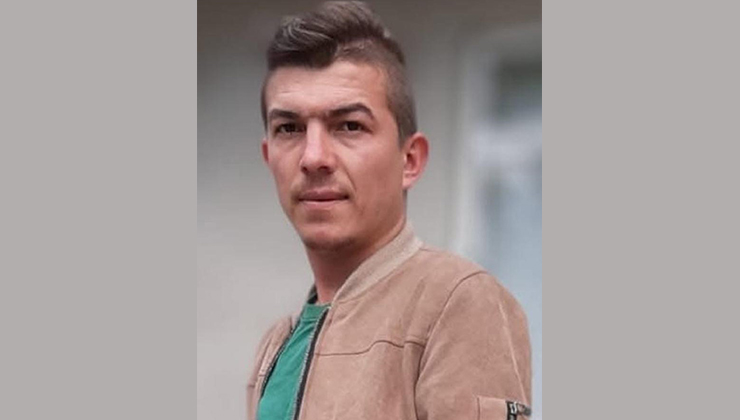 Evin balkonunda tartıştığı 2 kişiyi tabancayla öldürdü