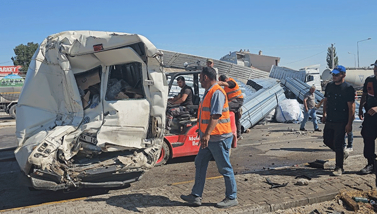 Aksaray’da zincirleme trafik kazasında 3 kişi yaralandı