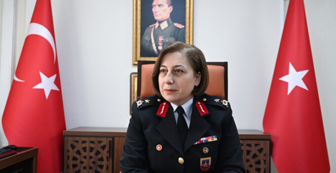 Jandarmanın ilk kadın tuğgenerali göreve başladı