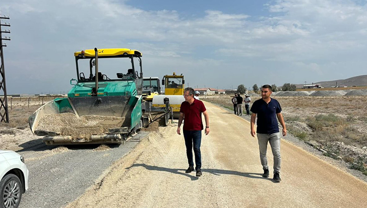 Karapınar’da yol genişletme çalışmaları yapılıyor