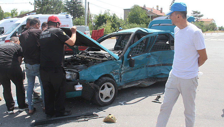 Konya’da otomobiller çarpıştı: 4 yaralı