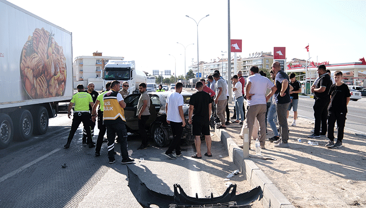 Konya’da tır otomobile çarptı: 3 kişi yaralandı