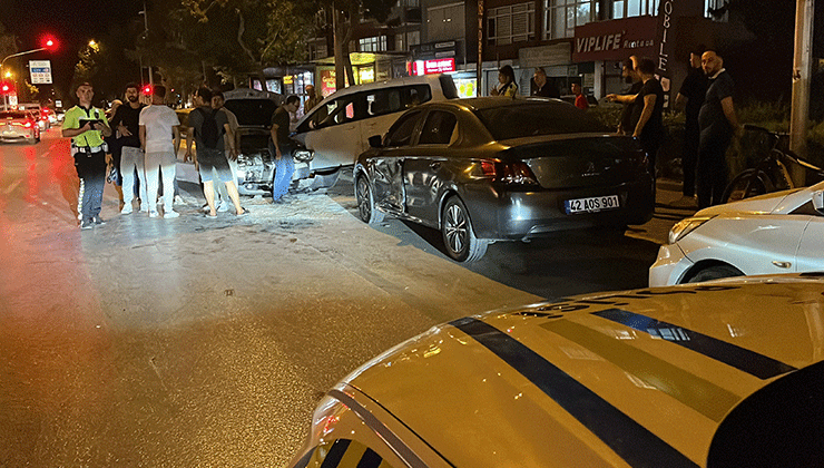 Konya’da zincirleme kaza sonucunda 1 kişi yaralandı