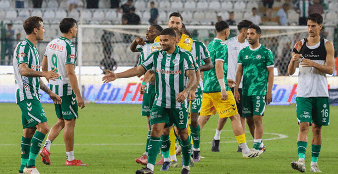 Konyaspor liderlik koltuğunu devretti
