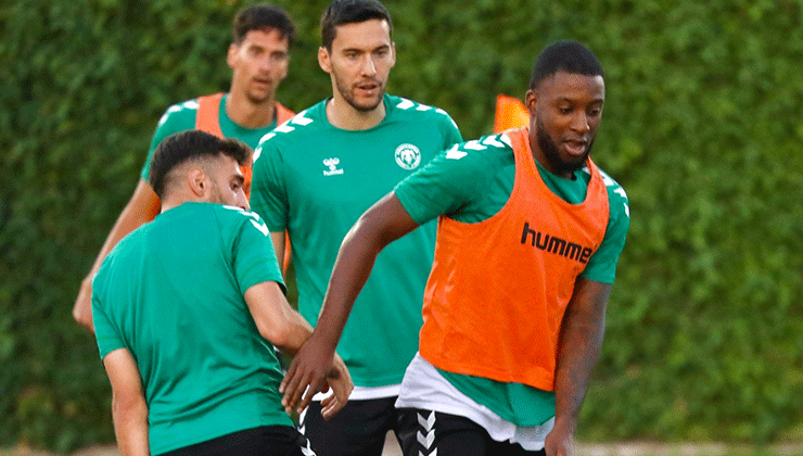 Konyaspor’da Bazoer’e milli davet