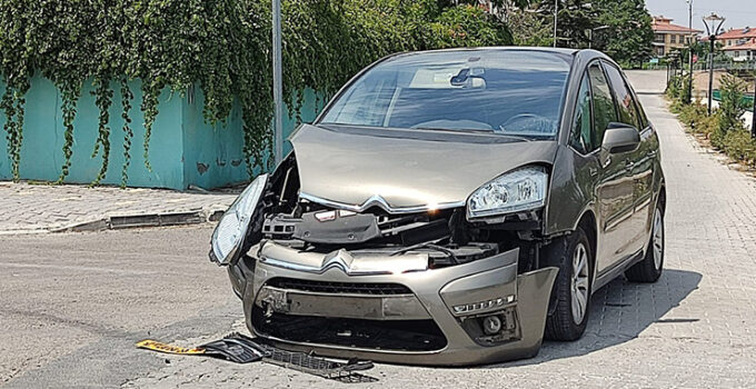 Kulu’da iki otomobil çarpıştı: 1 yaralı