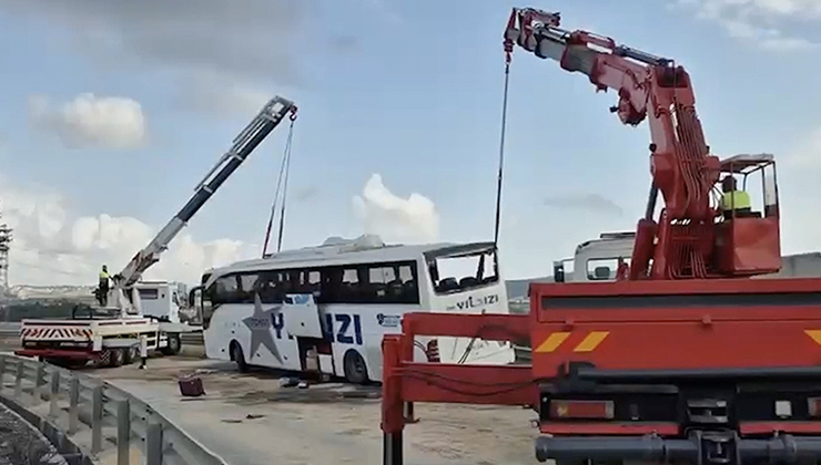 Kuzey Marmara Otoyolu’nda yolcu otobüsü bariyerlere çarptı: 3 ölü, 20 yaralı