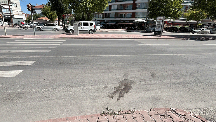 Otomobilin çarptığı bisikletlinin hayatını kaybettiği kaza kamerada