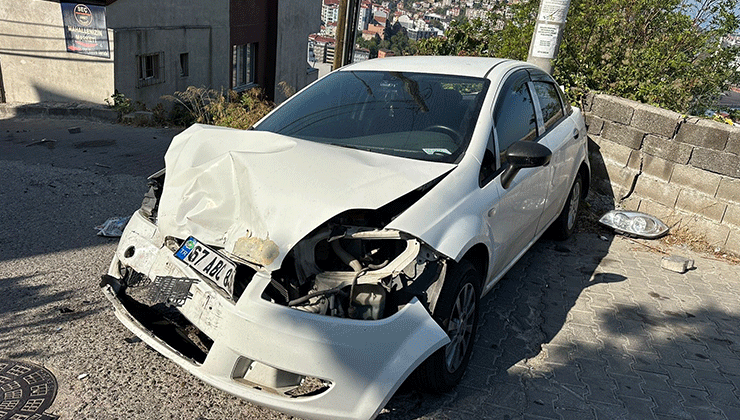Otomobilin freni boşaldı, iki araca çarptı; 4 yaralı