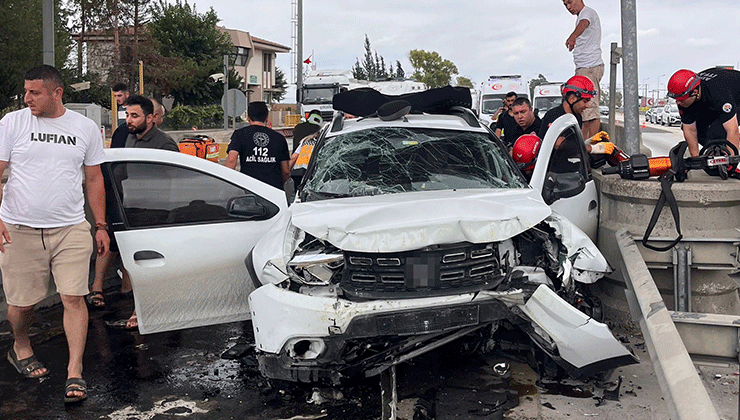Otoyol gişesinde feci kaza: 1 ölü, 4 yaralı