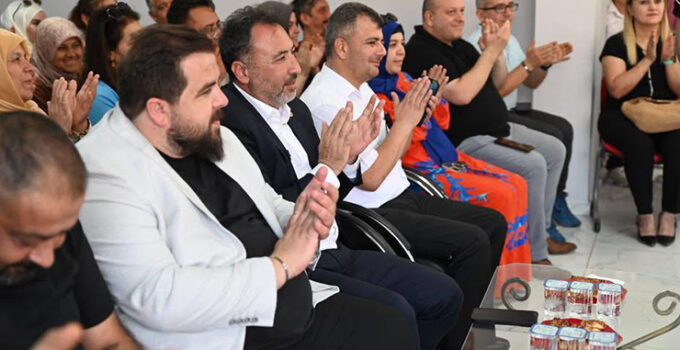 Özer Emirdağlı öğrencilerle