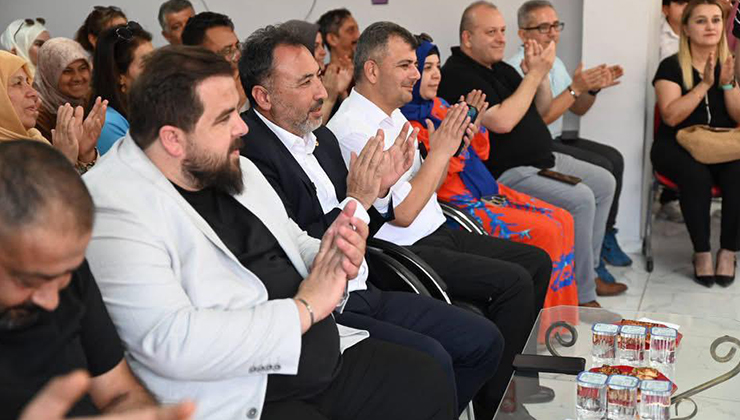 Özer Emirdağlı öğrencilerle
