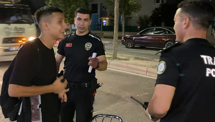 Plakasız motosikletle yakalandı, “Yakından çekme çirkin çıkıyorum” dedi
