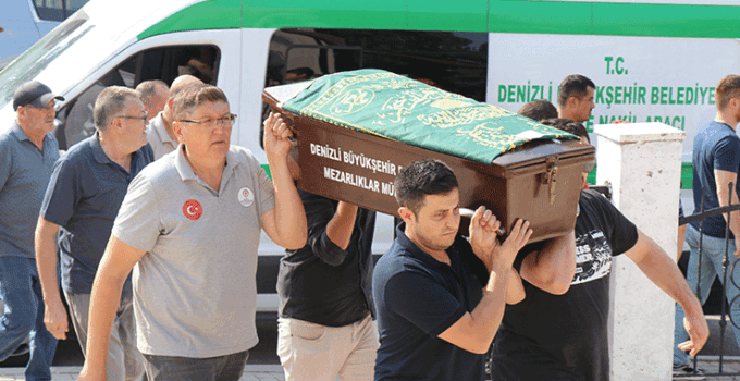 Polis eşi tarafından uykuda öldürülen anne ve 2 çocuğu son yolculuğuna uğurlandı