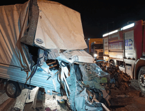 Samsun’da kamyonet park halindeki tıra çarptı: 1 ölü, 1 yaralı