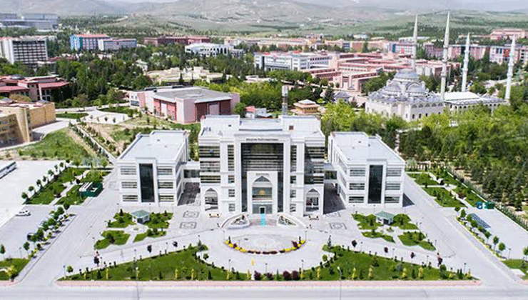 Selçuk Üniversitesinden alkışlanacak burs