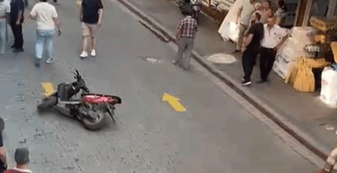 Sokak ortasında 2 şarjör mermiyi ateşlemesi kamerada; 3 yaralı