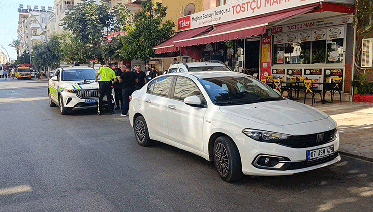 Taksiciler ihbar etti, korsan taksici yakalandı