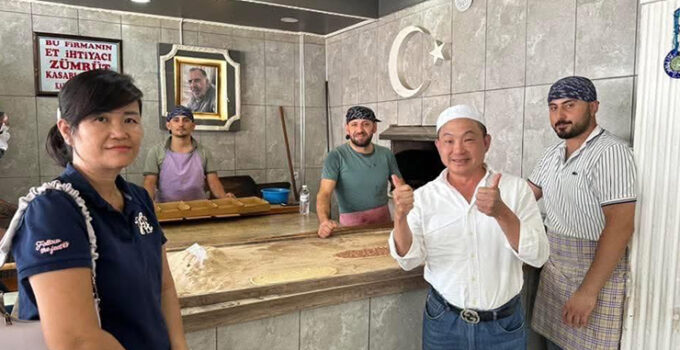 Taylandlı turistlerden Konya etliekmeğine tam not