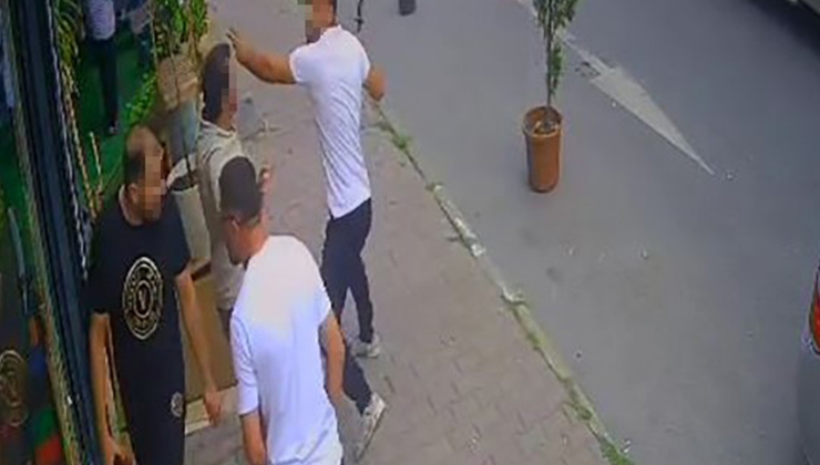 Telefonu tamire verdi, demir sopayla dövmeye geldi