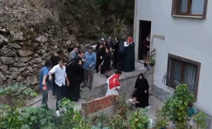 Trabzon’da kana bulanan gelin alma merasimindeki silah atma anları böyle görüntülendi