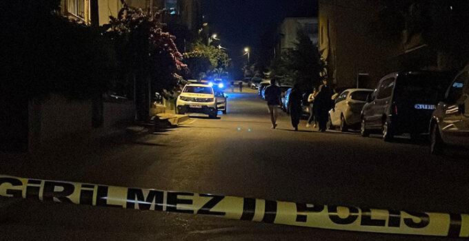 Ümraniye’de sokakta satırlı saldırıya uğrayan kadın hayatını kaybetti; 2 kişi gözaltına alındı