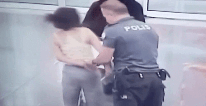 Valizinin kaybolduğunu iddia eden alkollü kadın terminali ayağa kaldırdı… O anlar kamerada