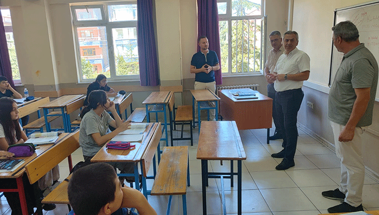 Yiğit, DYK’larda eğitim alan öğrencilerle buluştu