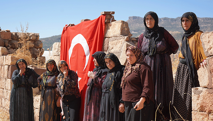 38 yıl önce terör saldırısında ölen yakınlarını andılar