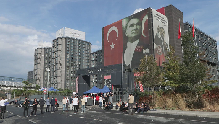 Gürsel Tekin, CHP İstanbul İl Başkanlığı’na girmeden önce açıklama yaptı